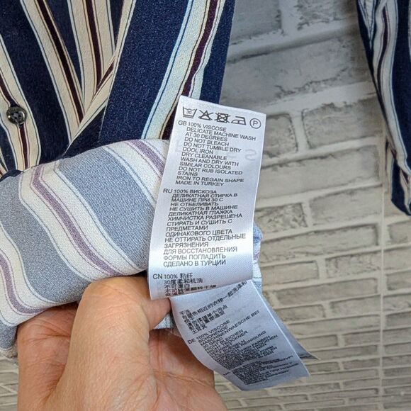 REISS Men's Button up Keanu Striped Shirt Blue Stripes 100% Viscose size Medium - Picture 7 of 7